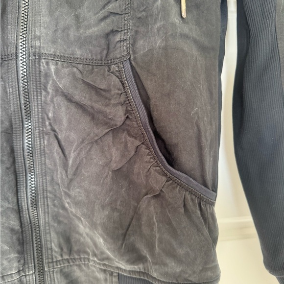 LULULEMON Jacket Full Zip Grey Reversible Long Sleeves Thumb Holes Ruched Sz 6 - Picture 13 of 16